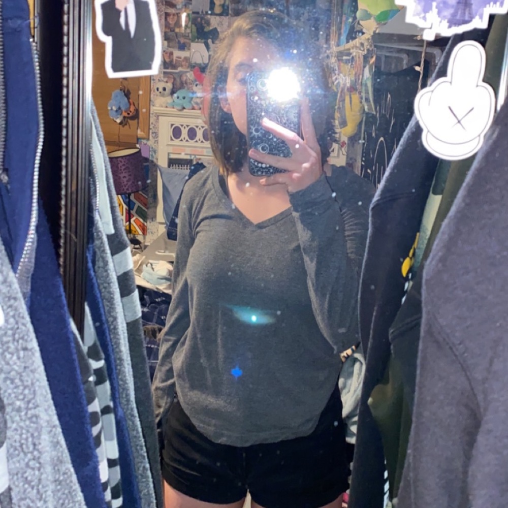 Long sleeved gray t-shirt